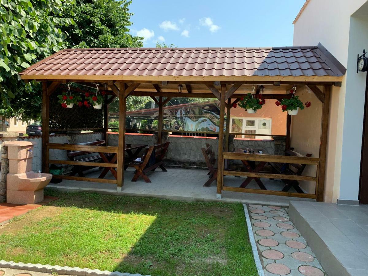 Appartement Casa Roka à Ieşelniţa Extérieur photo