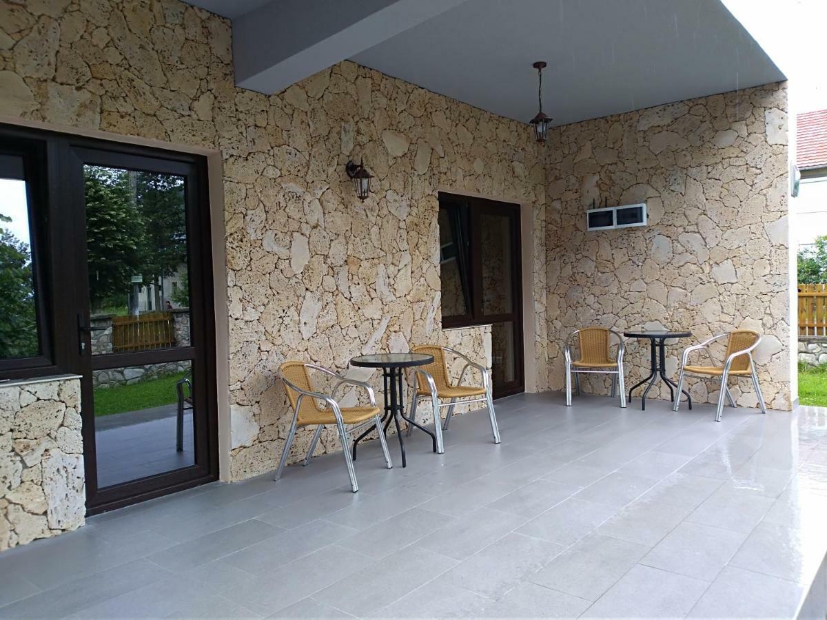 Appartement Casa Roka à Ieşelniţa Extérieur photo